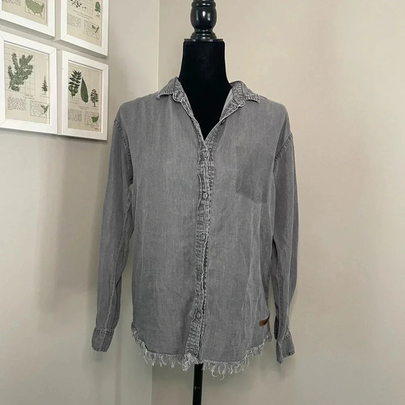 Caterpillar Gray Chambray Button Down Shirt with Raw Hem - Picture 1 of 9